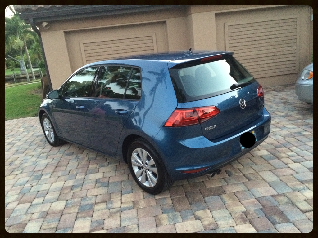 Volkswagen Golf Night Blue Metallic