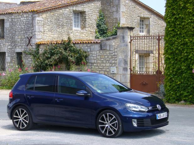 Volkswagen Golf Night Blue Metallic