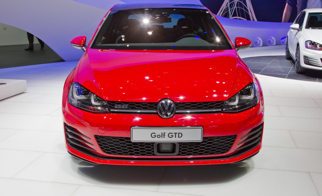 Volkswagen Golf Red