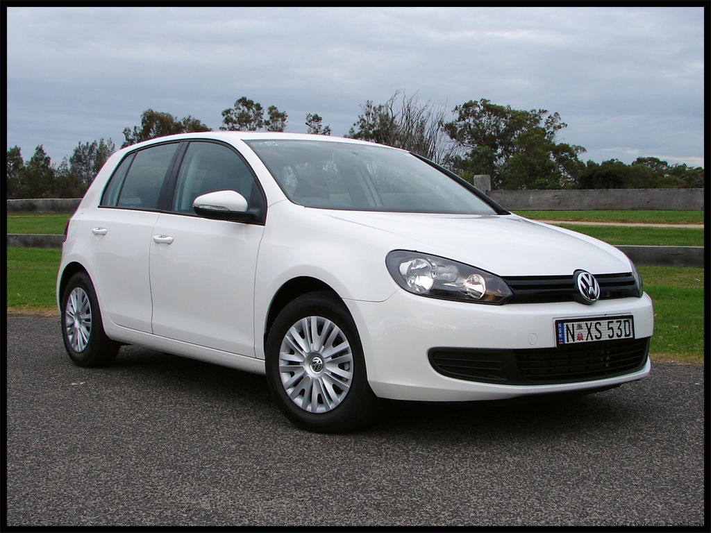 Volkswagen Golf White