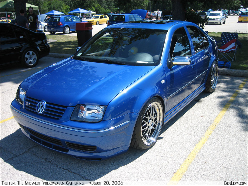 Volkswagen Jetta Blue