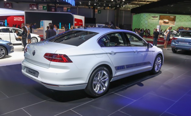 Volkswagen Passat Hybrid