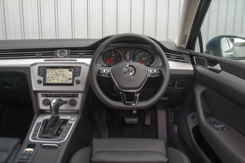 Volkswagen Passat I