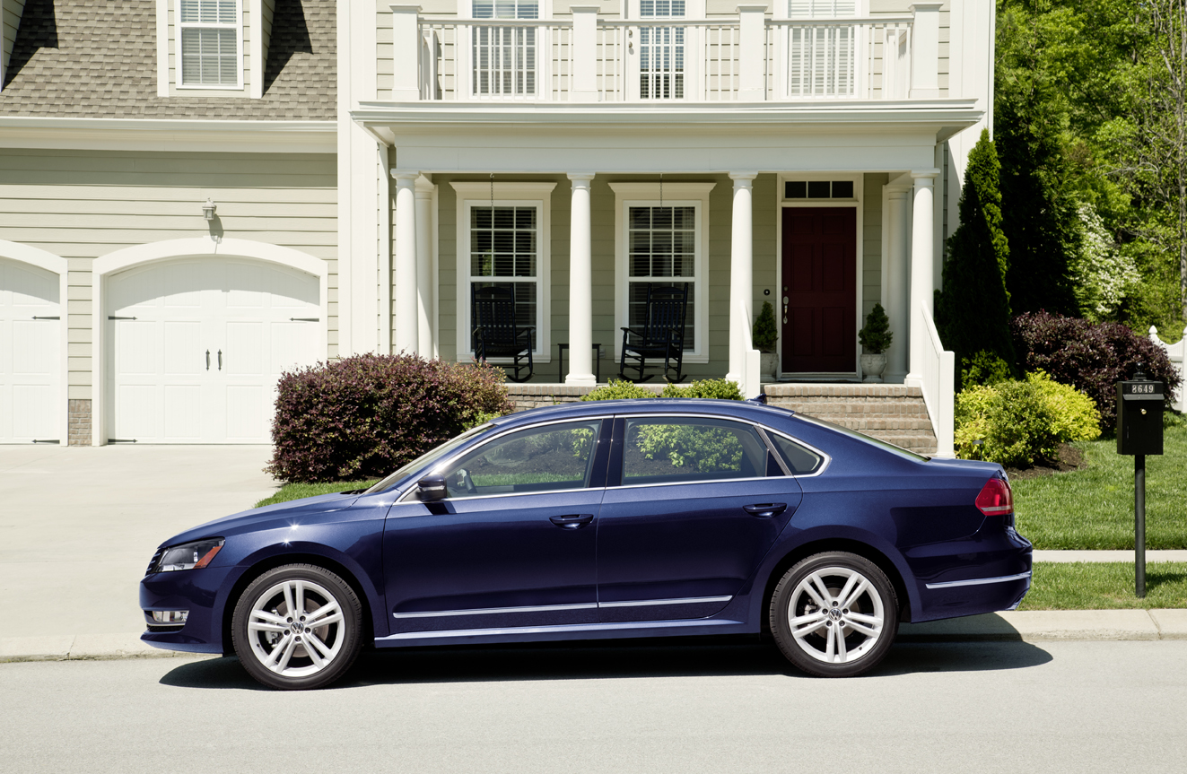 Volkswagen Passat Night Blue