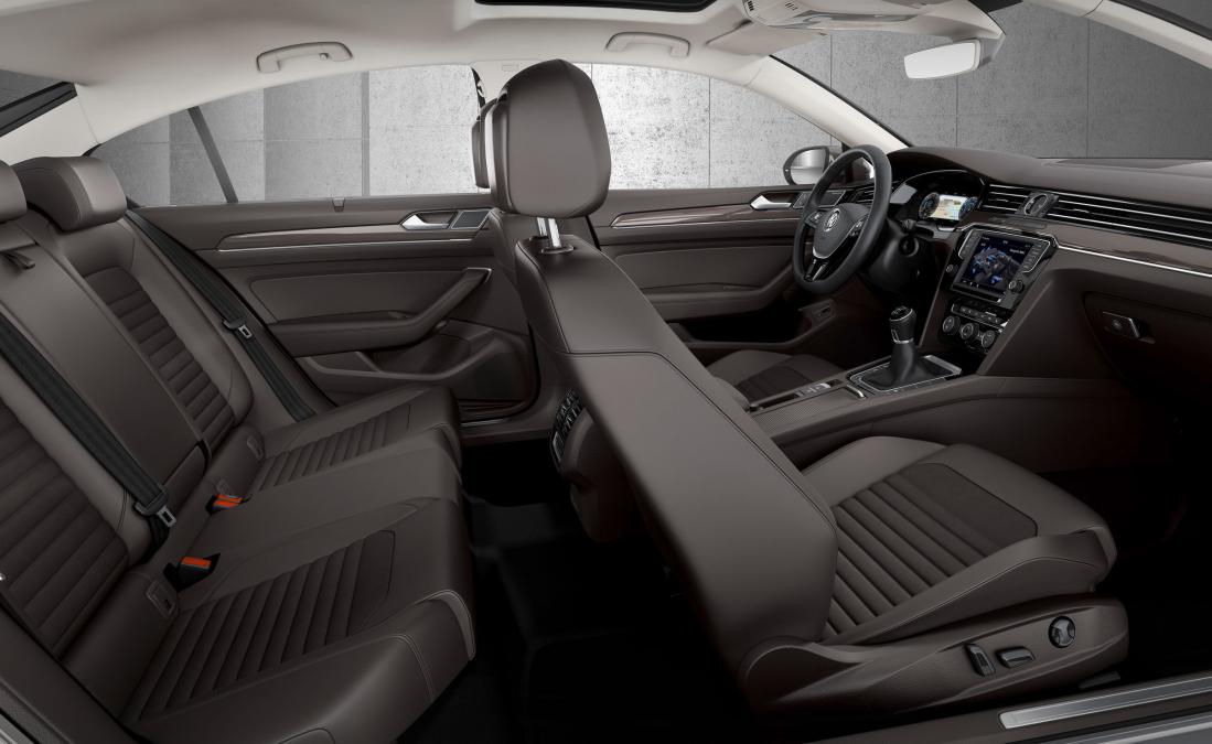 Volkswagen Passat Saloon