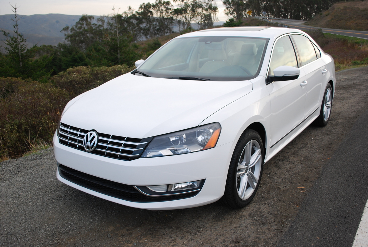 Volkswagen Passat White