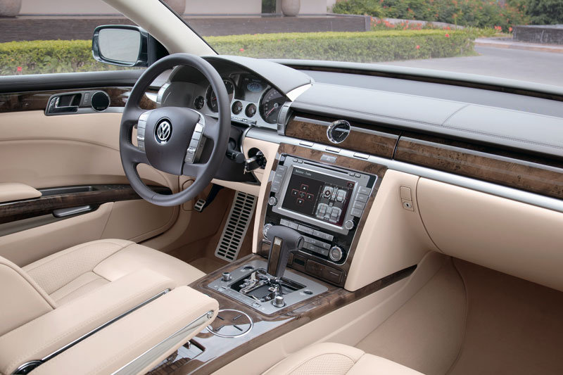 Volkswagen Phaeton V12