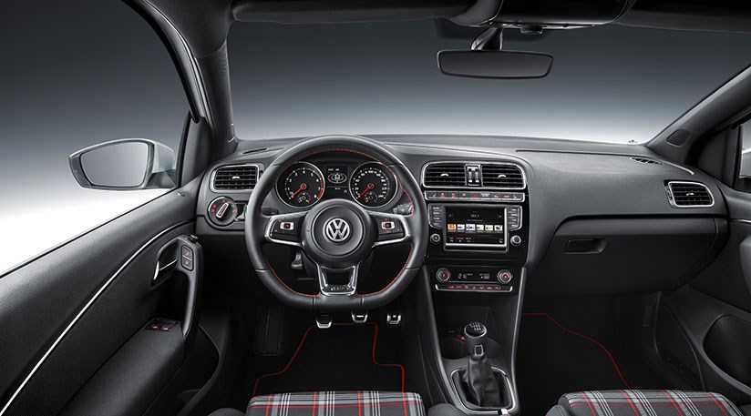 Volkswagen Polo White 2015