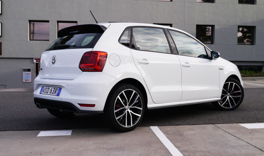 Volkswagen Polo White 2015