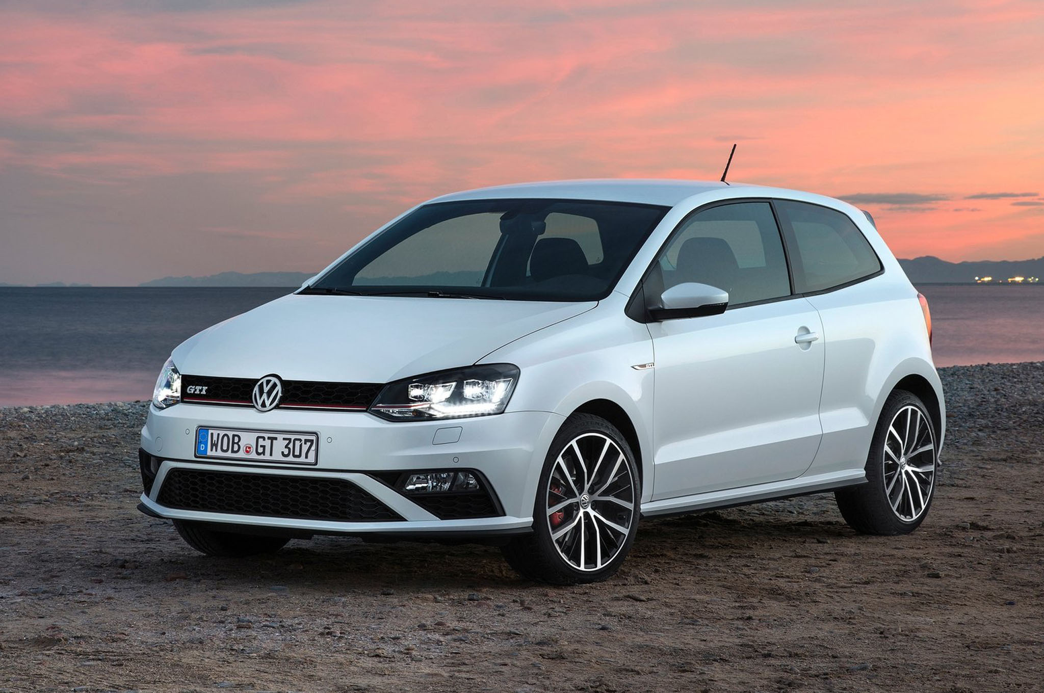Volkswagen Polo White 2015