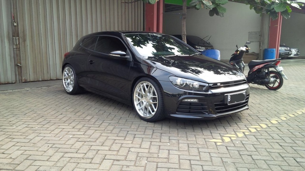 Volkswagen Scirocco R Black Volkswagen Scirocco R Black