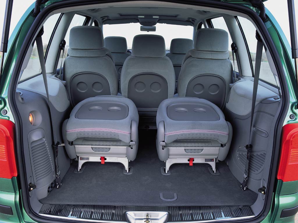 Volkswagen Sharan 7-Passenger Van