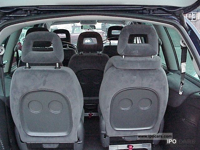 Volkswagen Sharan 7-Passenger Van