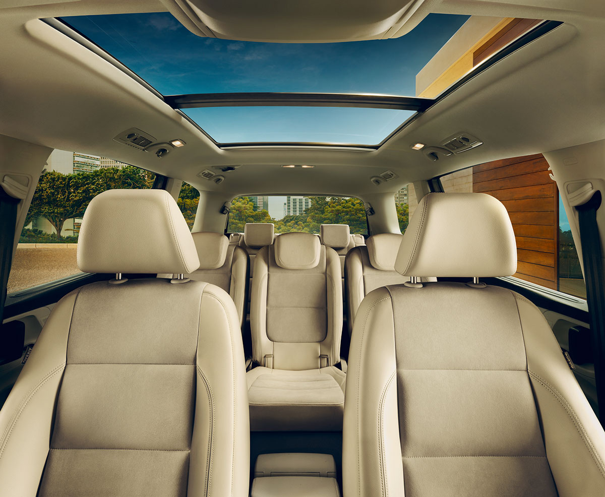 Volkswagen Sharan 7-Passenger Van