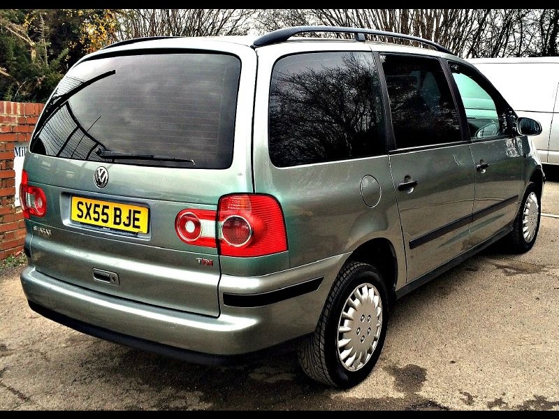 Volkswagen Sharan 7-Passenger Van