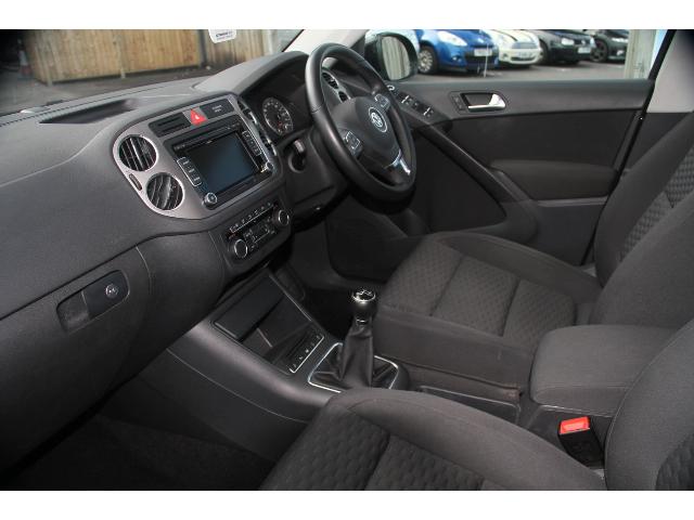 Volkswagen Tiguan Diesel Estate 2.0 Tdi Bluemotion Volkswagen Tiguan Diesel Estate 2.0 Tdi Bluemotion