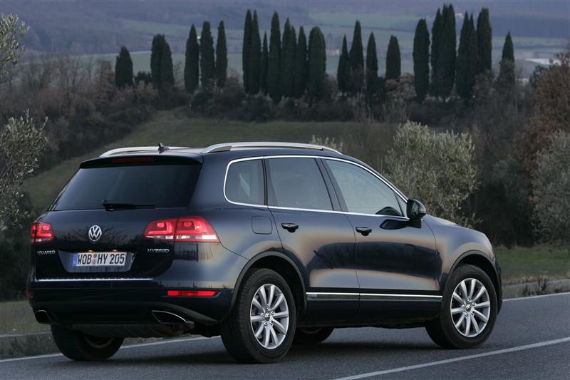 Volkswagen Touareg Black