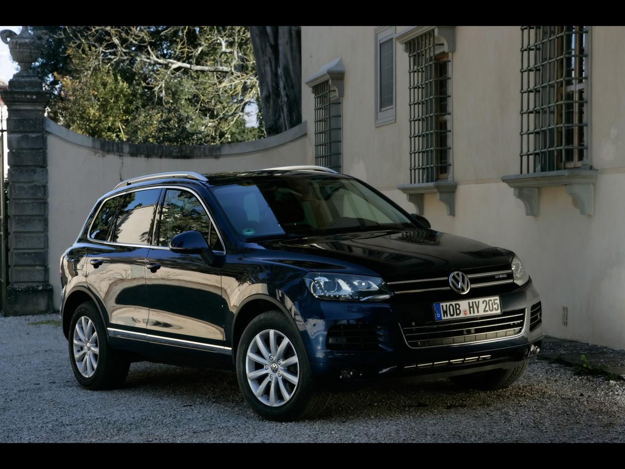 Volkswagen Touareg Black