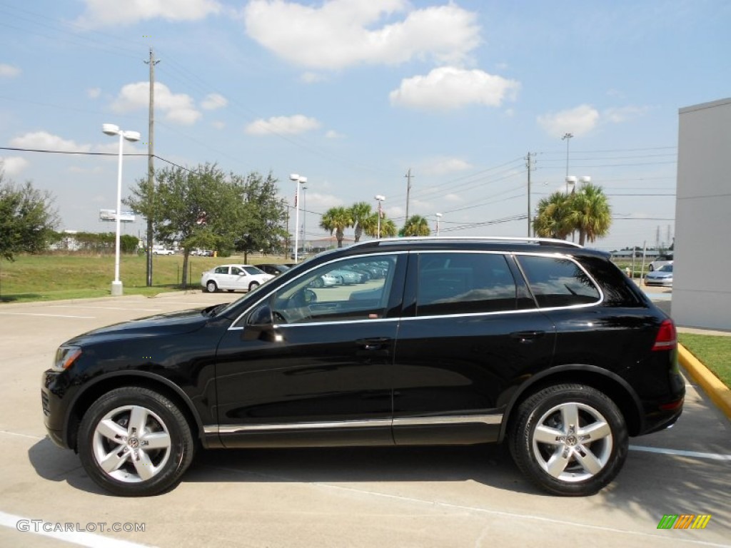 Volkswagen Touareg Black