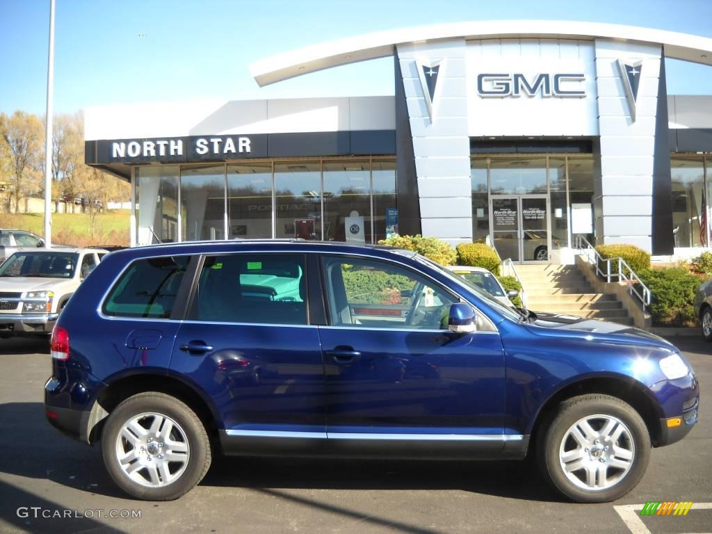 Volkswagen Touareg Blue