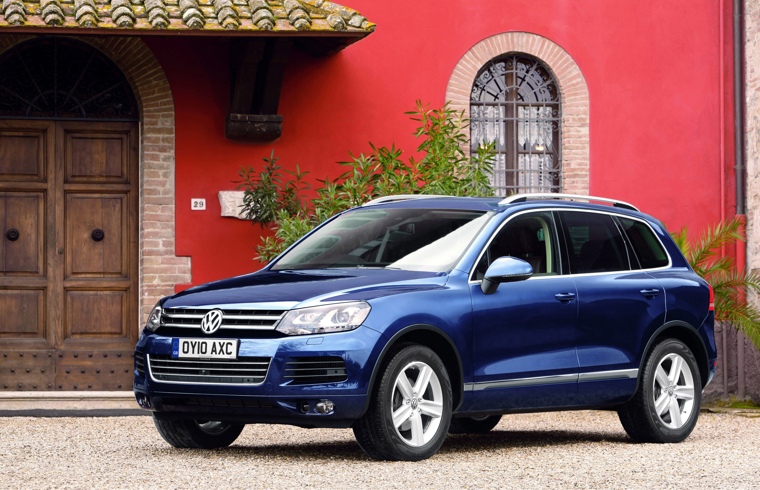 Volkswagen Touareg Blue