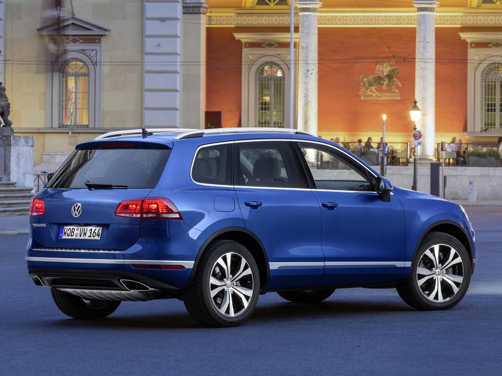 Volkswagen Touareg Blue
