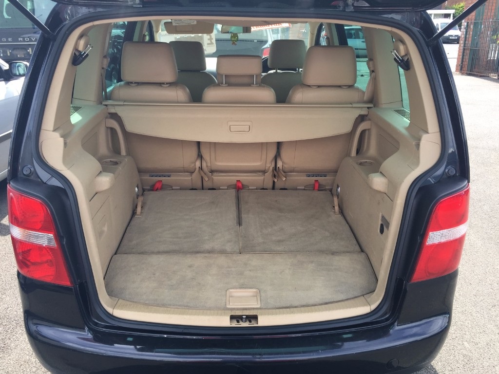 Volkswagen Touran 5 Seater