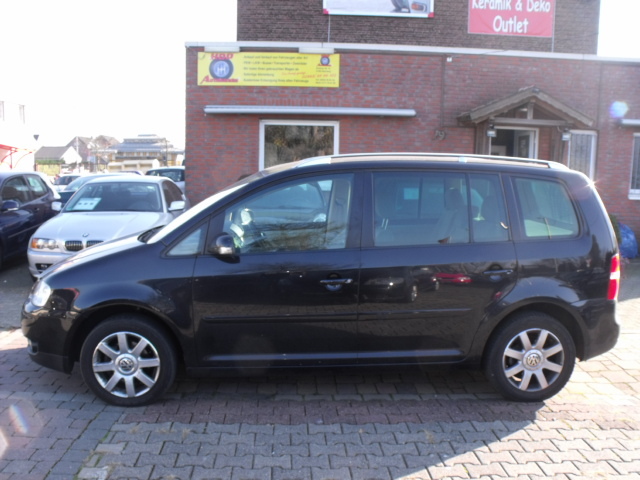 Volkswagen Touran Black