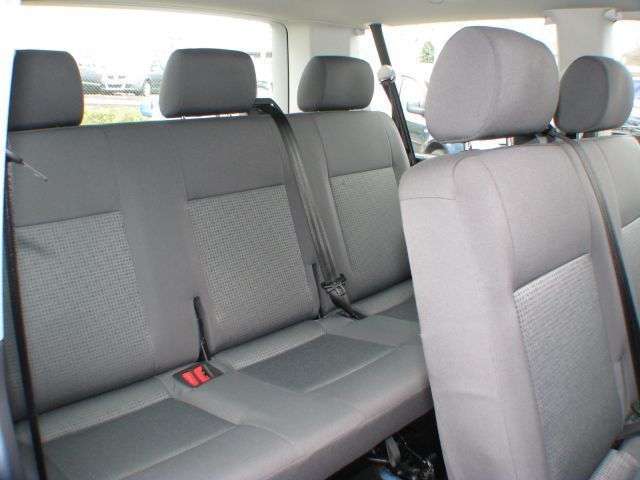 Volkswagen Transporter Minibus Volkswagen Transporter Minibus