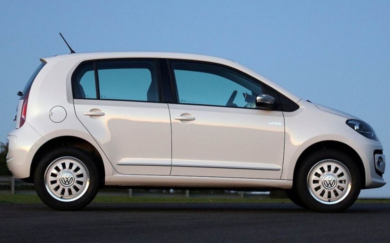 Volkswagen Up White