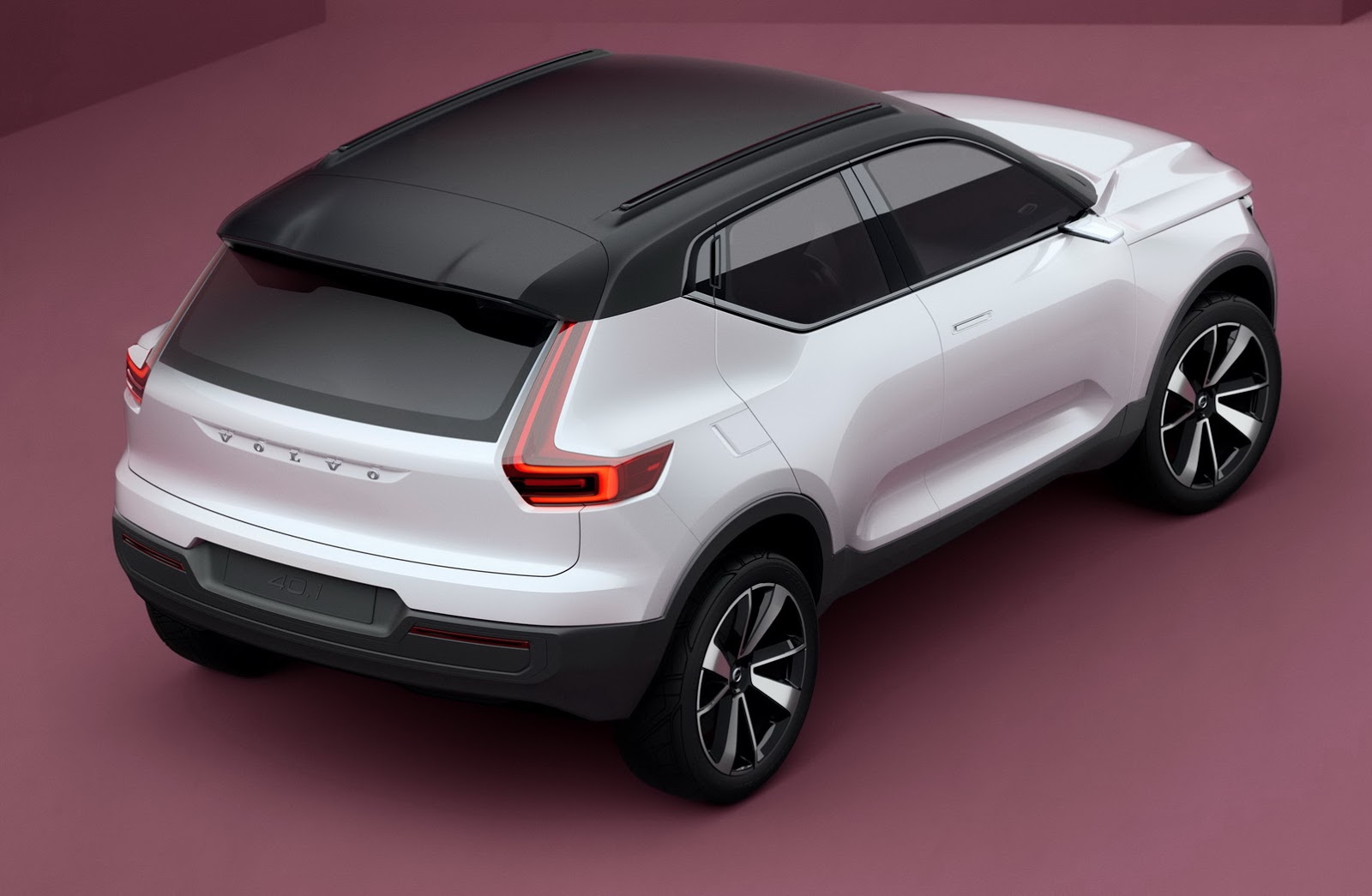 Volvo Replaces xc40