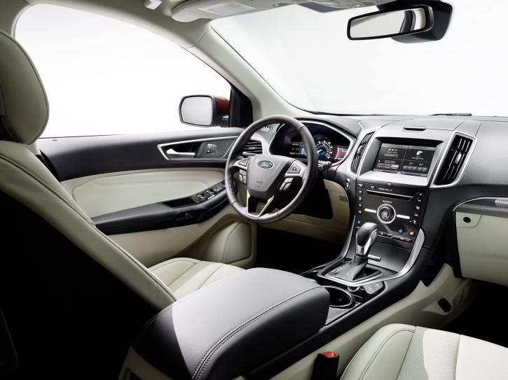 2015 Ford Edge interior