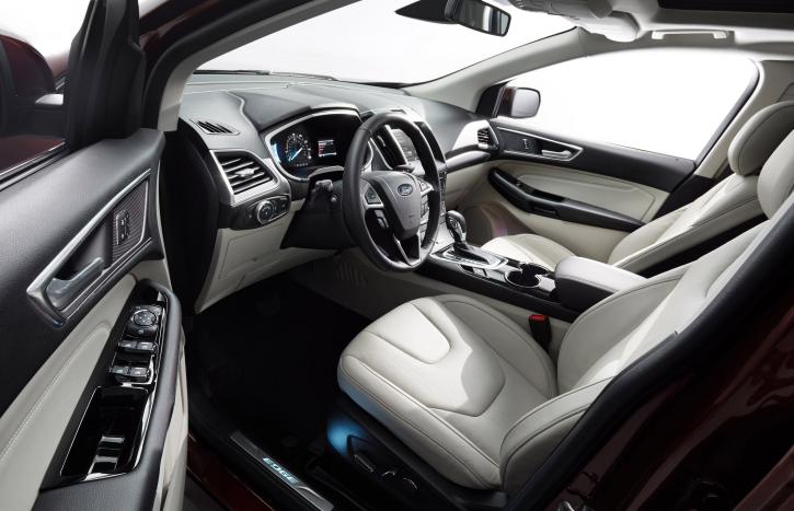 2015 Ford Edge interior