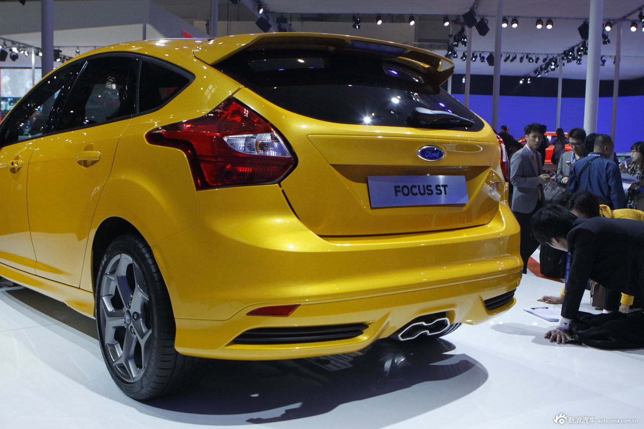 2015 Ford Focus St changes
