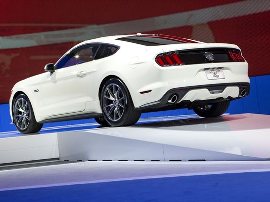 2015 Ford Mustang white