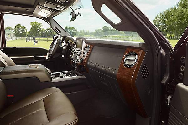 2015 Ford Super Duty interior