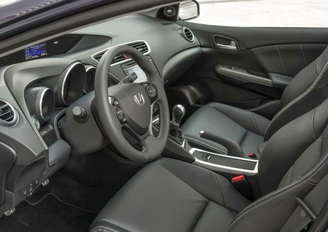 2015 Honda Civic interior