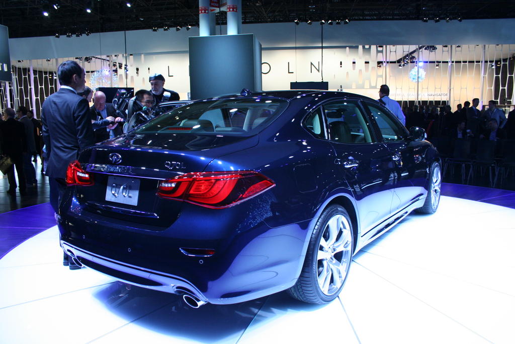 2015 Infiniti Q70 hybrid