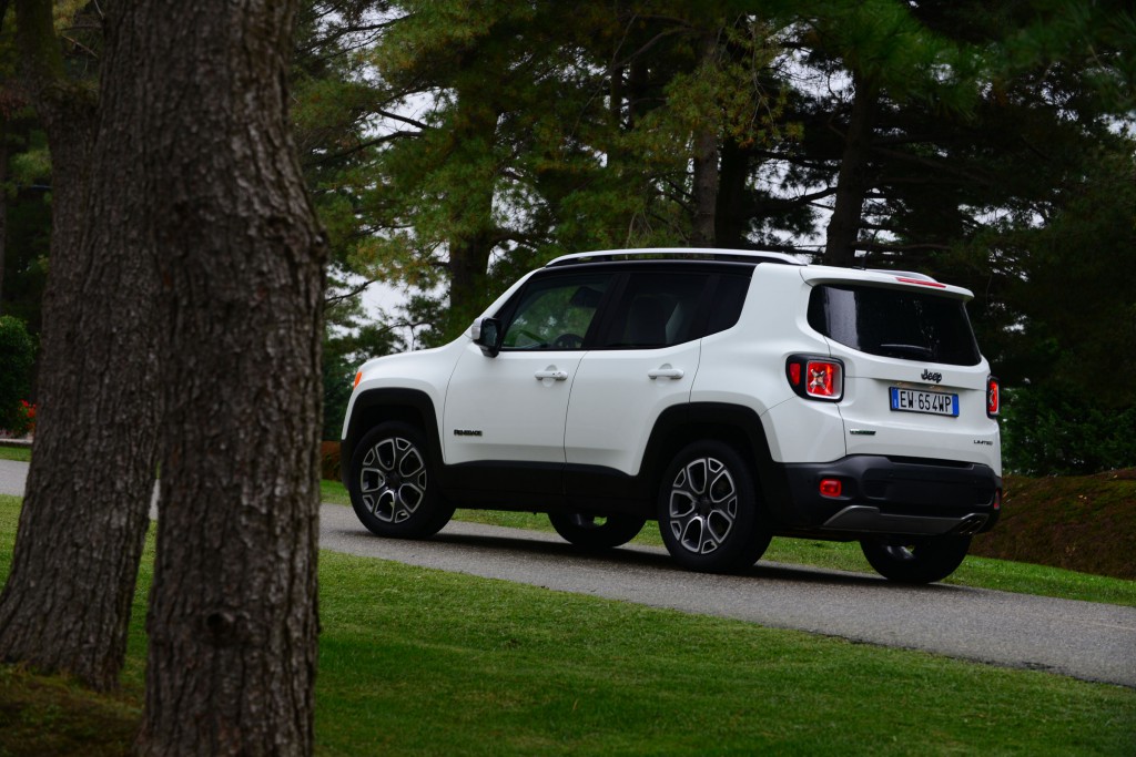 2015 Jeep Renegade white
