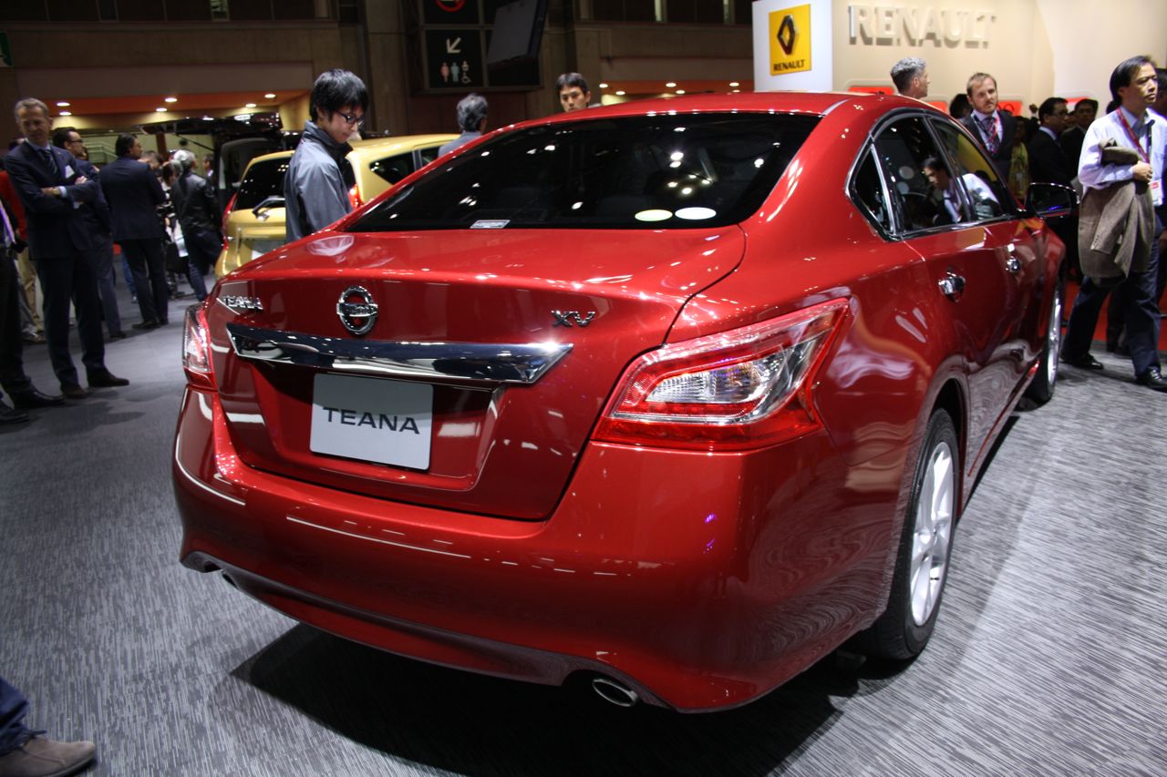 2015 Nissan Teana red