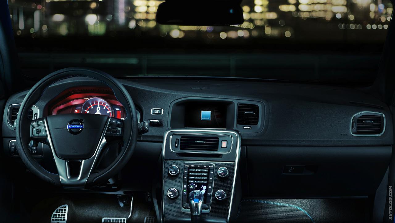 2015 Volvo V60 interior