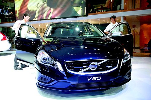 2015 Volvo V60 R design