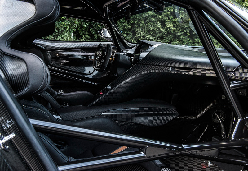 2016 Aston Martin Vulcan interior