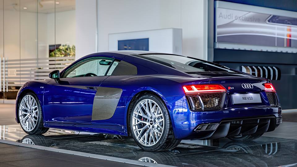 2016 Audi R8 V10 Plus blue