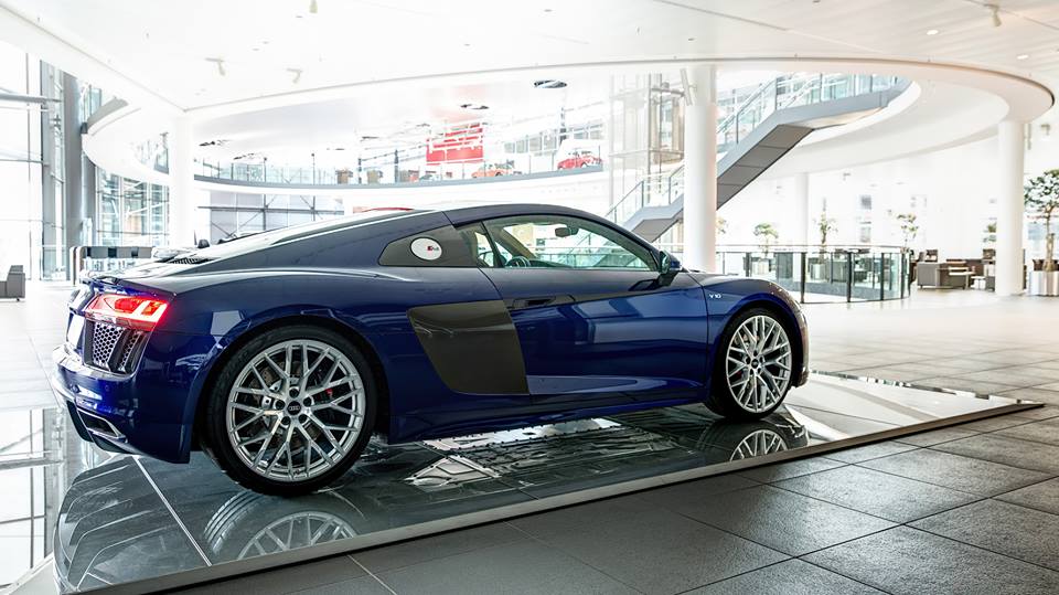 2016 Audi R8 V10 Plus blue