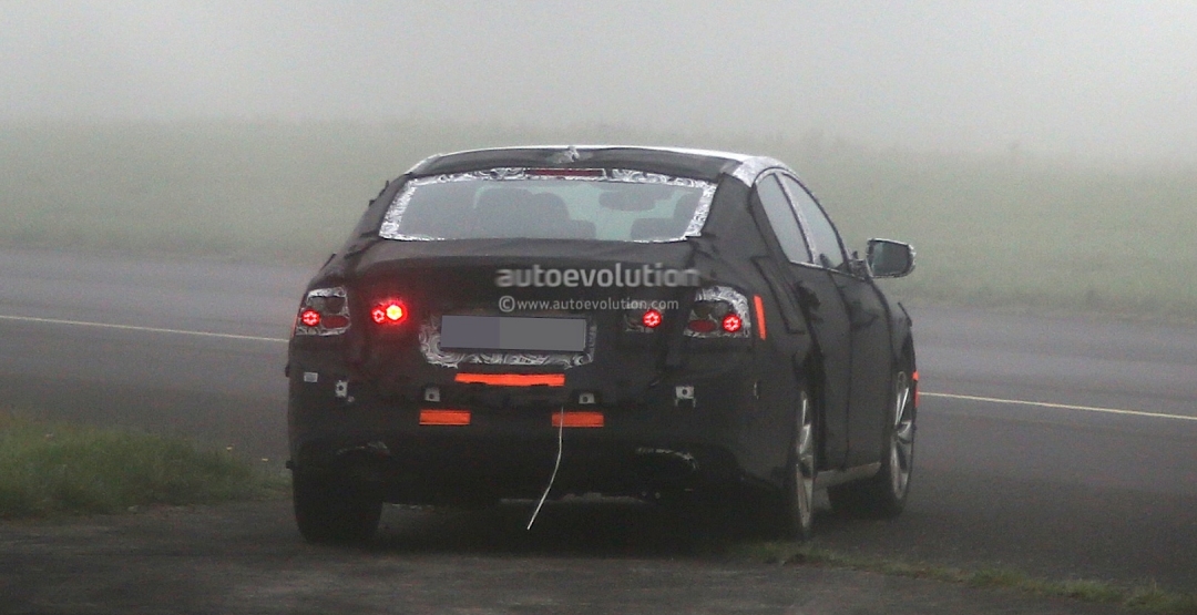 2016 Chevrolet Malibu Spy photos
