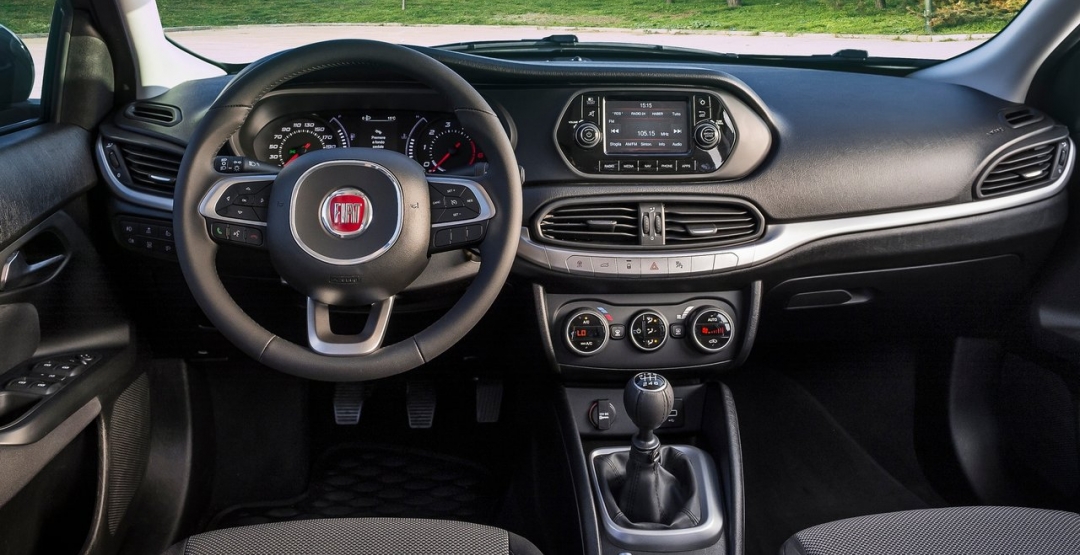 2016 Fiat Tipo interior