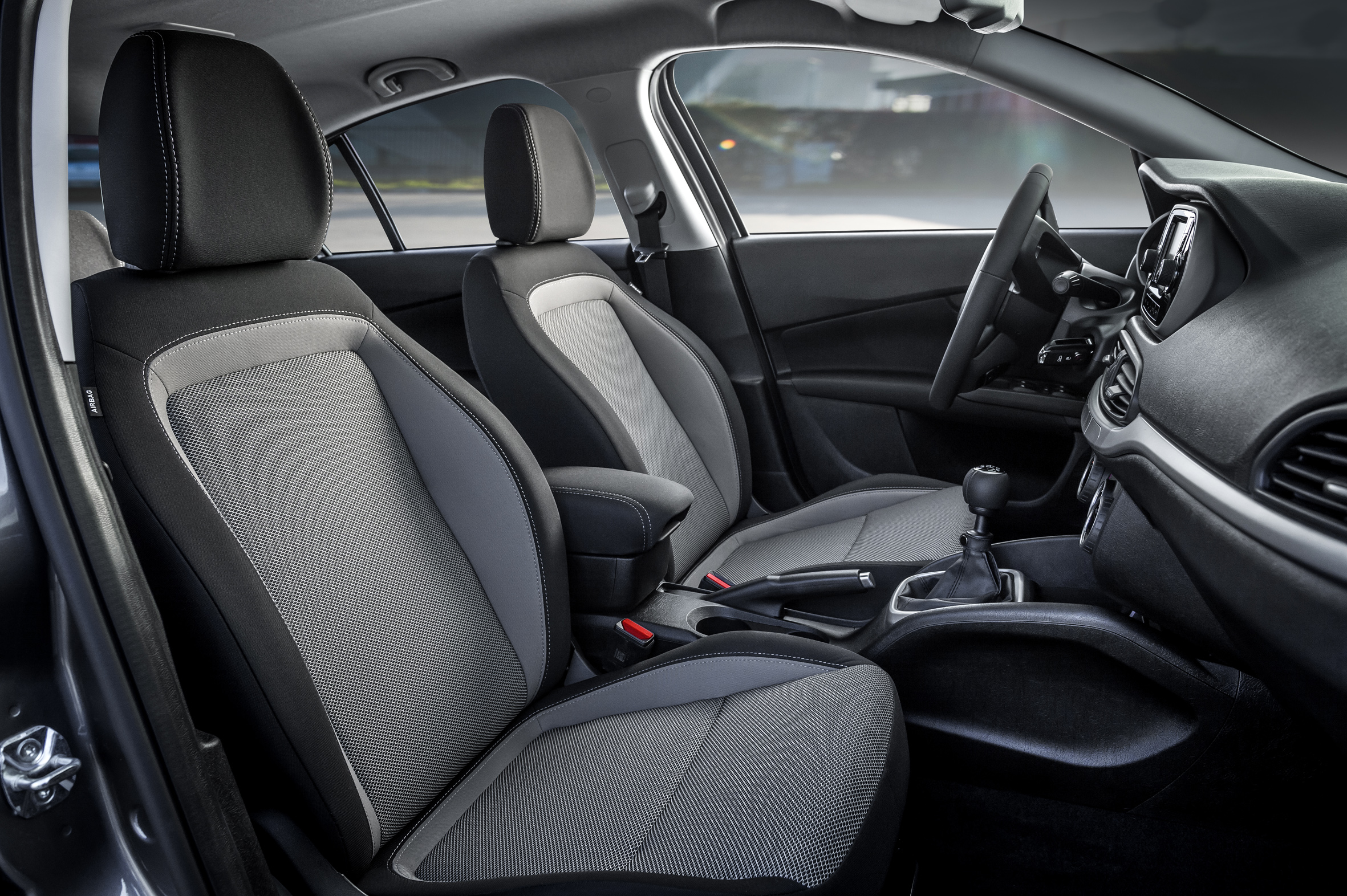 2016 Fiat Tipo interior