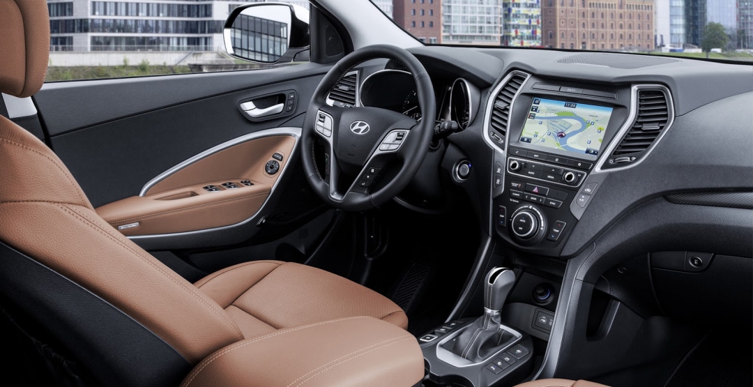 2016 Hyundai Santa Fe interior