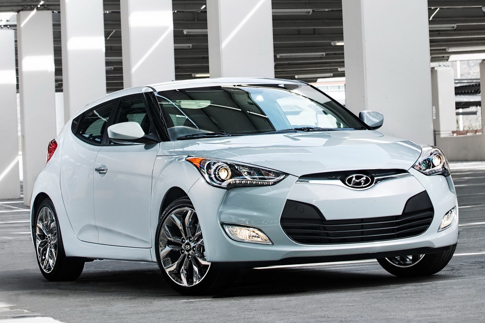 2016 Hyundai Veloster white
